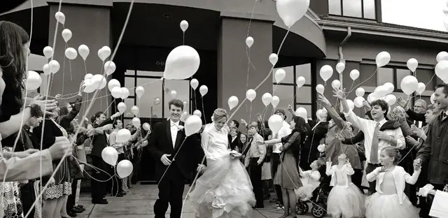 30 Wedding Send-offs and Exits Mobile Image