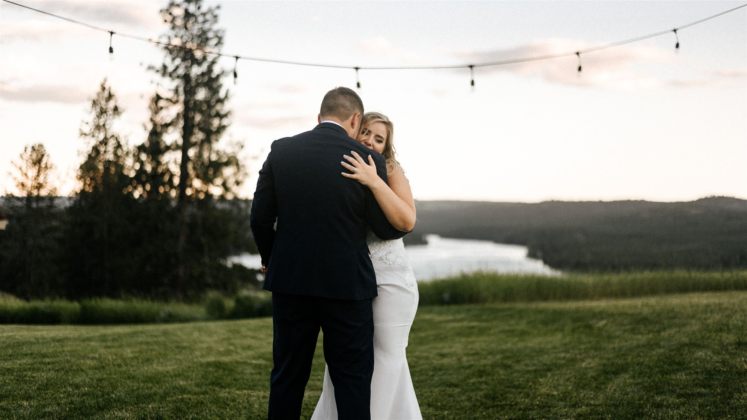 The Top 12 Wedding Trends for 2021 Desktop Image