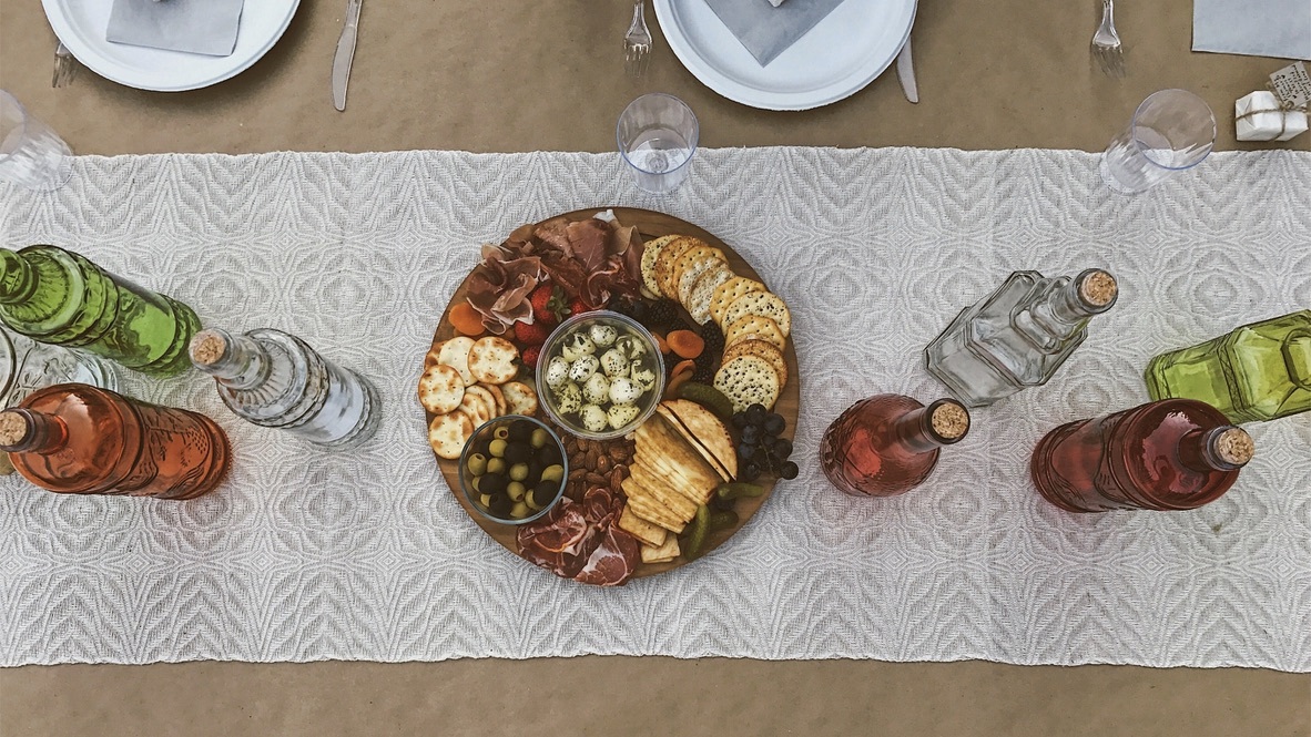 7 Ideas for an Unforgettable Bridal Shower Mobile Image