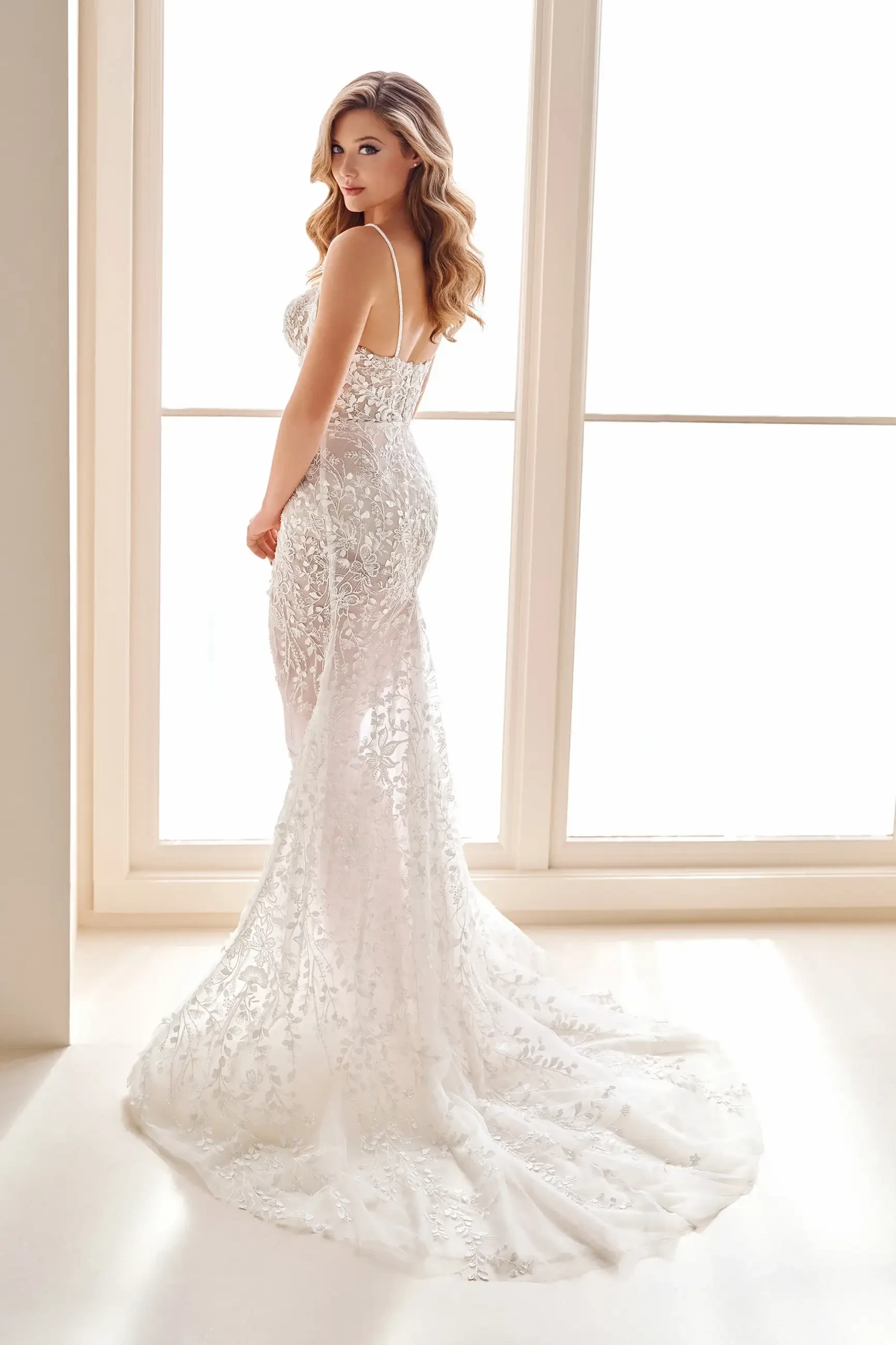 Trending: Sheath Wedding Dresses
