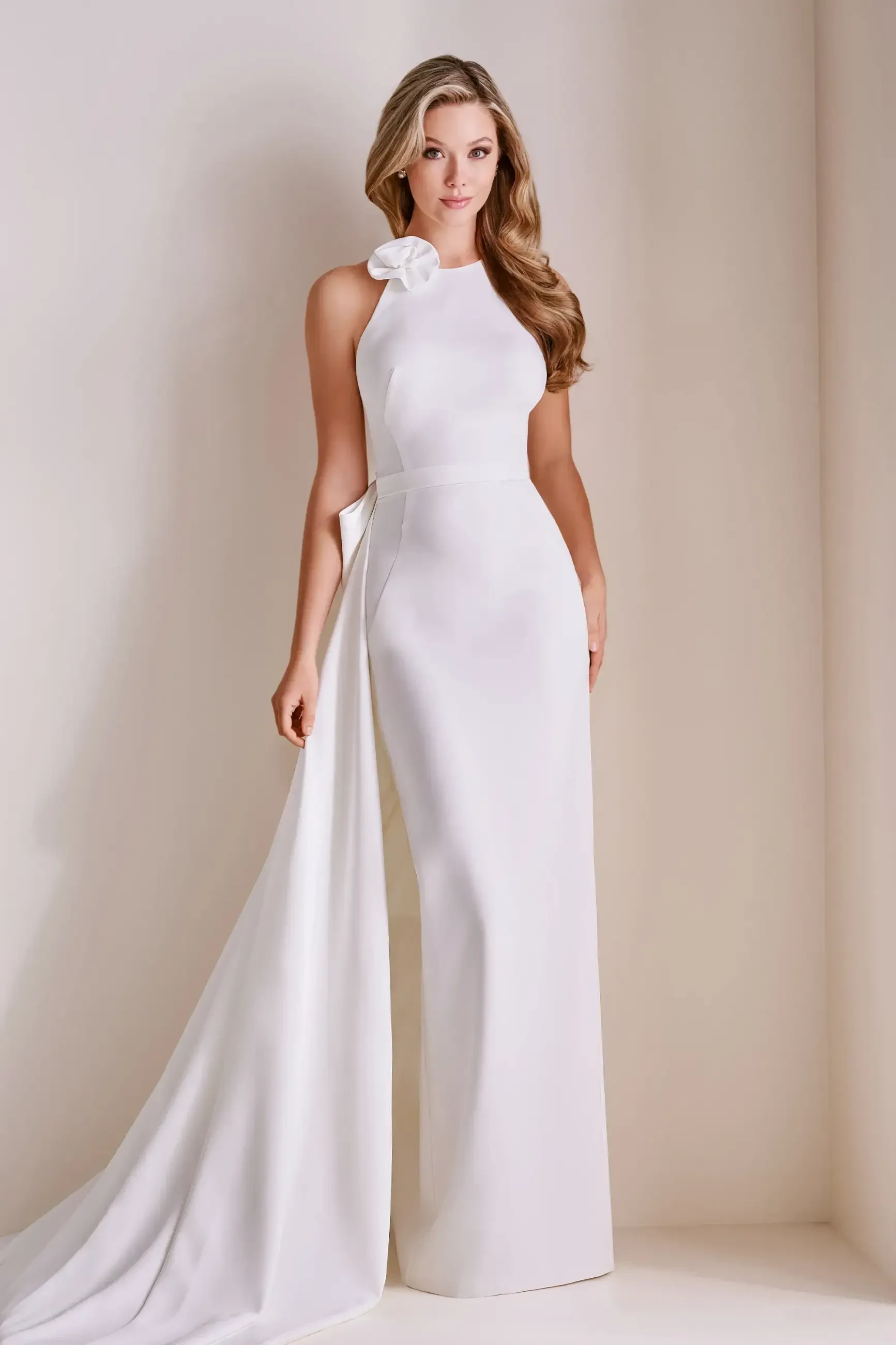 Romantic Bridal Gowns for Fall Weddings