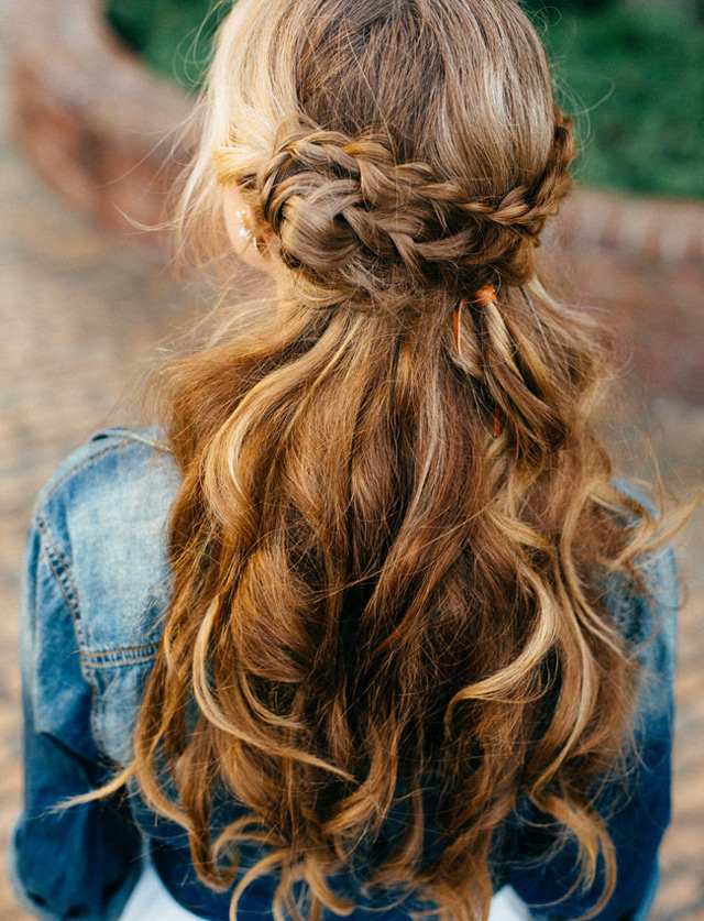 15 Fabulous Half Up Half Down Wedding Hairstyles we ❤ this! moncheribridals.com