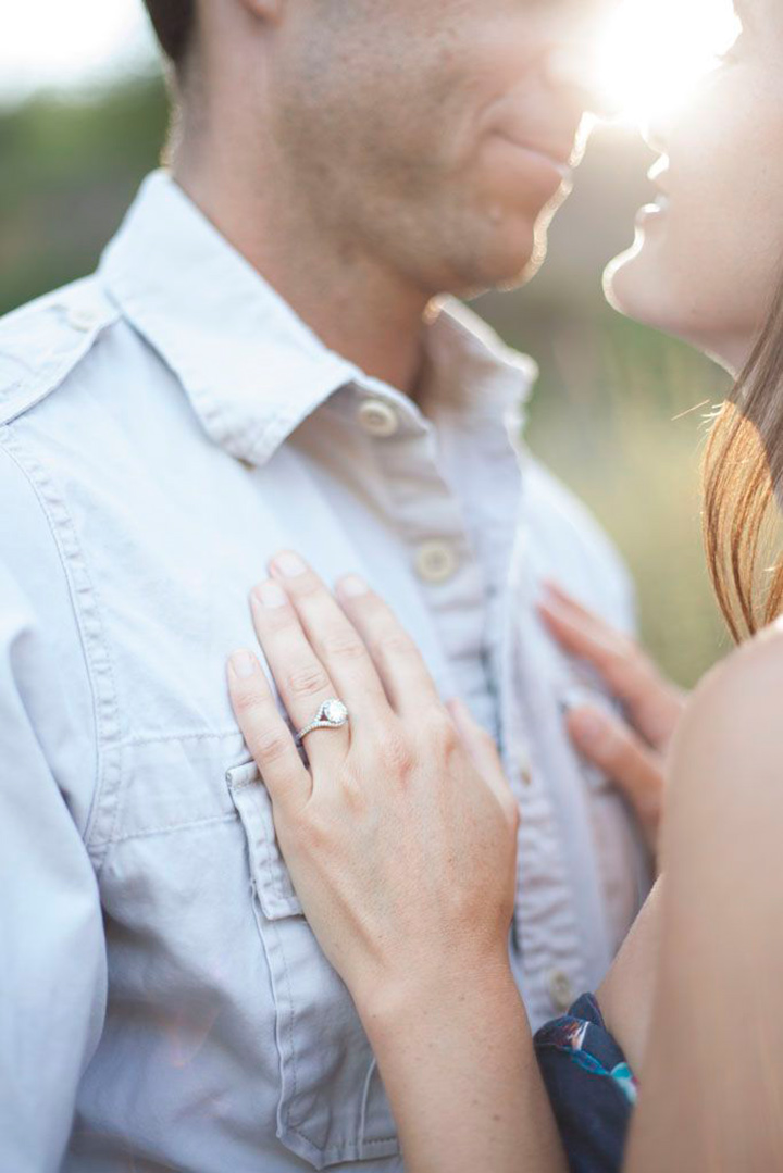 Best Natural Engagement Photo Poses & Ideas - Keri Calabrese Photography