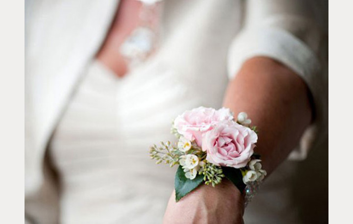 32 Wrist Corsages Perfect for Any Wedding