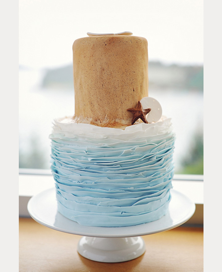 ruffle beach wedding cake ~ we ❤ this! moncheribridals.com