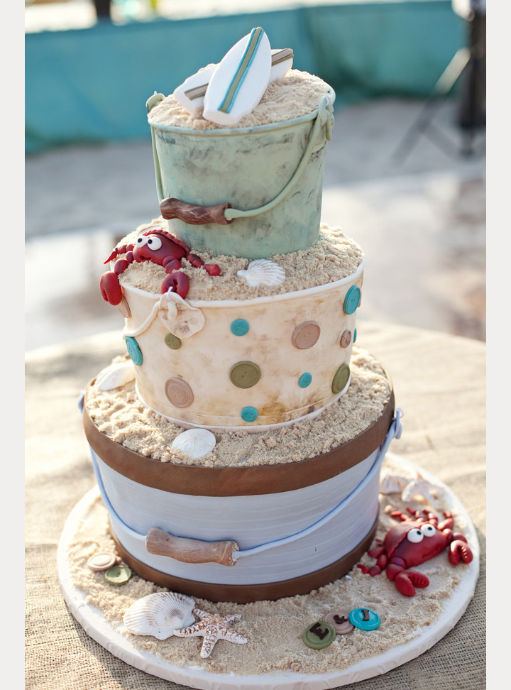 beach wedding cake ~ we ❤ this! moncheribridals.com