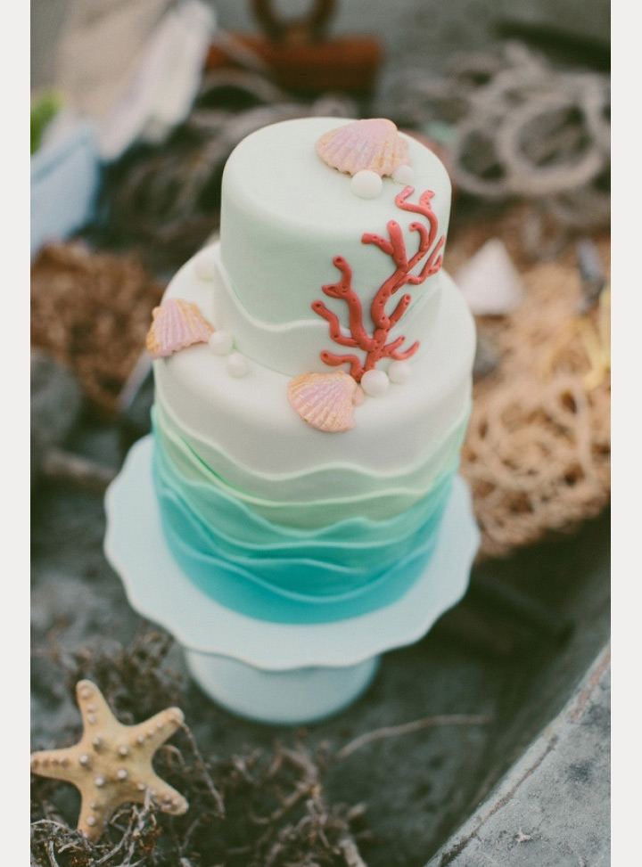 beach wedding cake ~ we ❤ this! moncheribridals.com