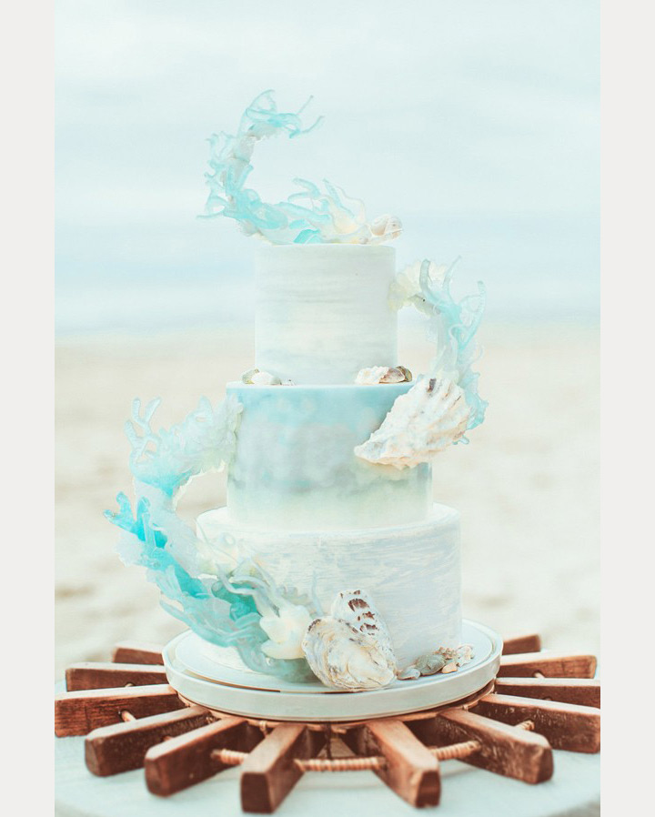 beach wedding cake ~ we ❤ this! moncheribridals.com