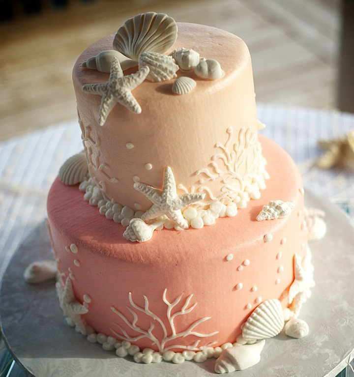 beach wedding cake ~ we ❤ this! moncheribridals.com