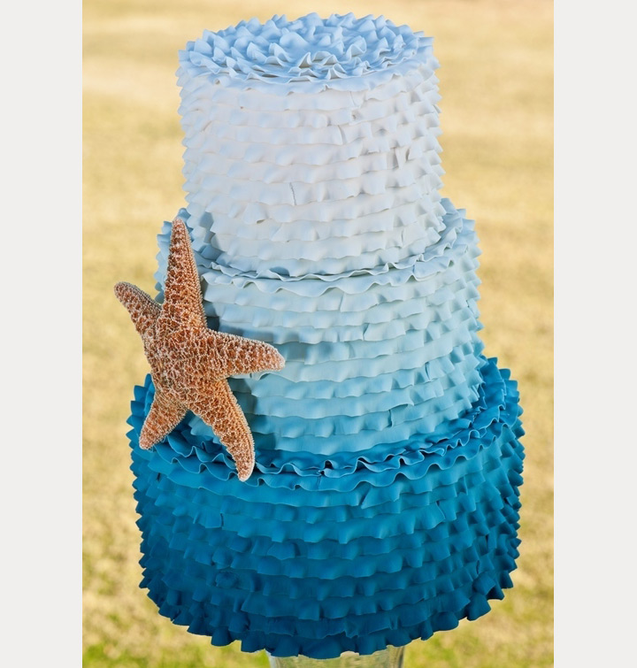 beach wedding cake ~ we ❤ this! moncheribridals.com