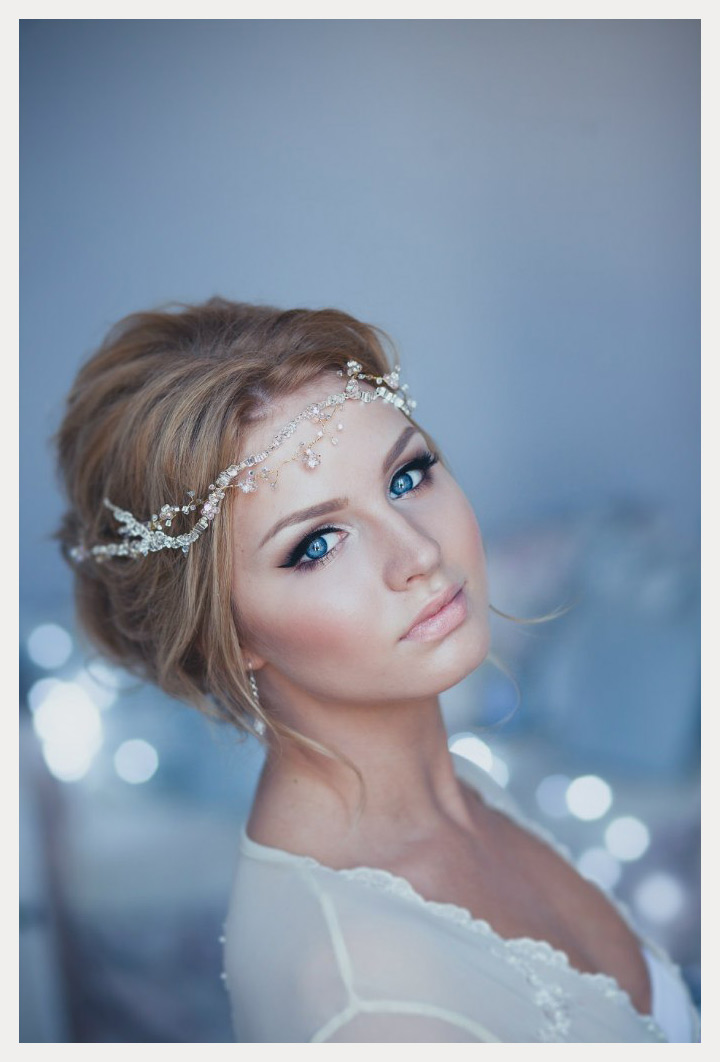 soft smokey eye with winged liner 