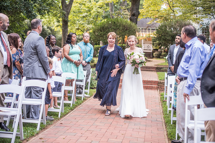 Beautiful Light-Filled September Wedding At The Duncan Estate