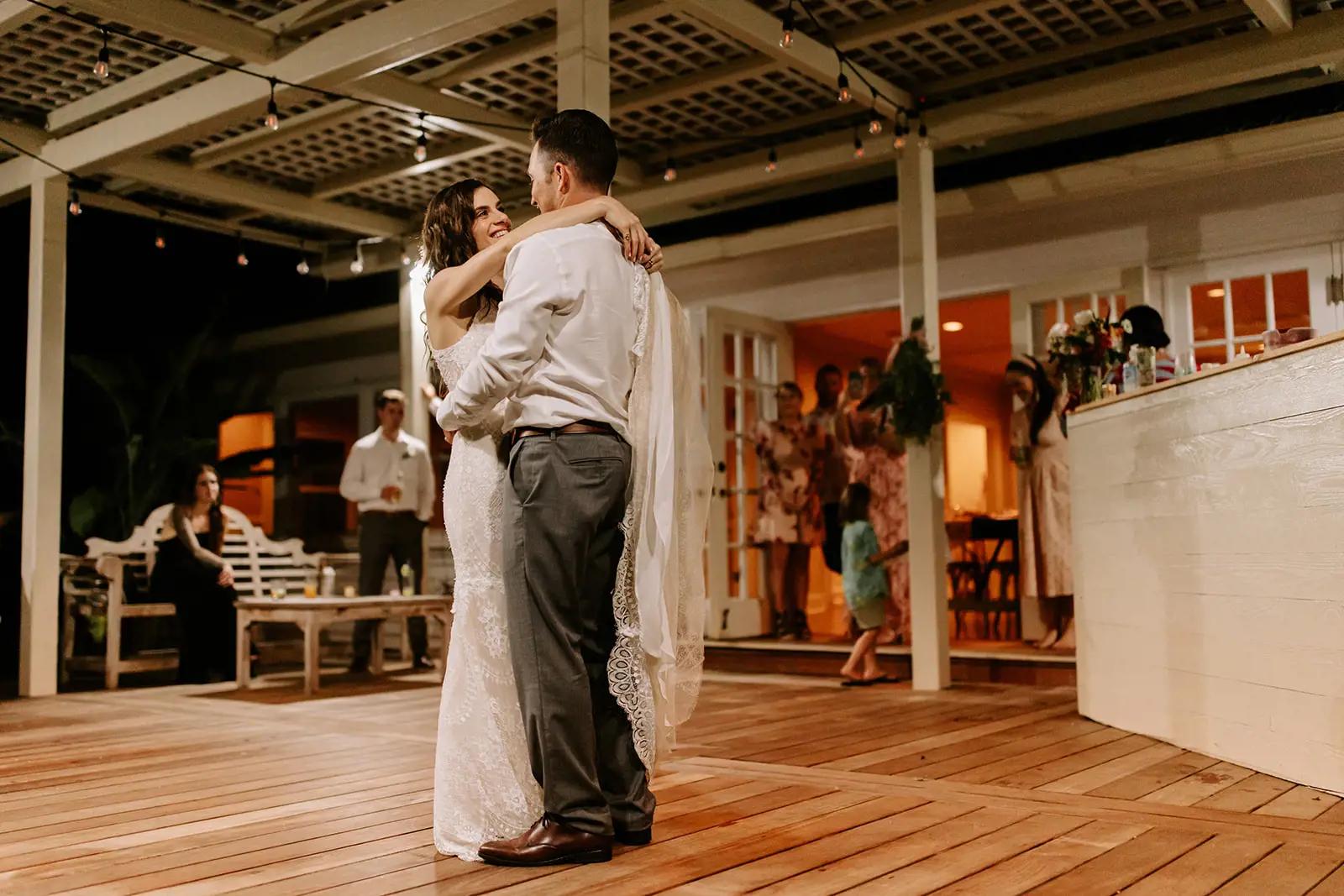 10 Classic First Dance Songs