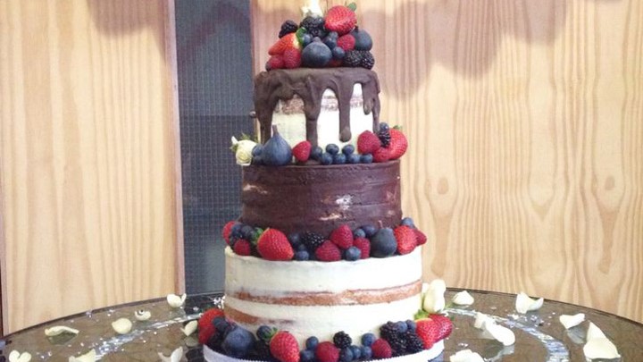10 Sensational Semi Naked Wedding Cakes 10 Sensational Semi Naked Wedding Cakes