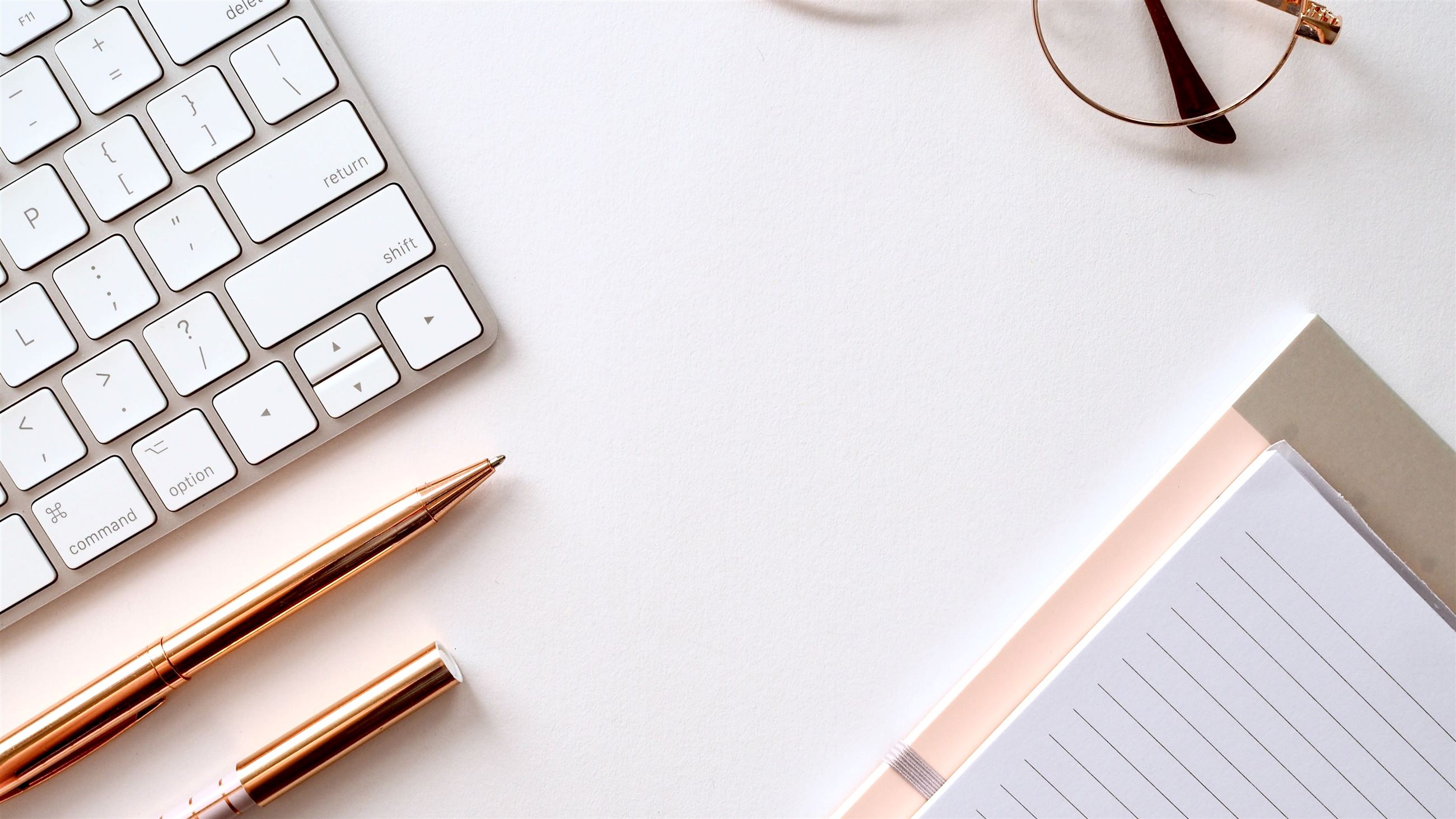 The Dos and Don'ts of Building a Wedding Website Desktop Image