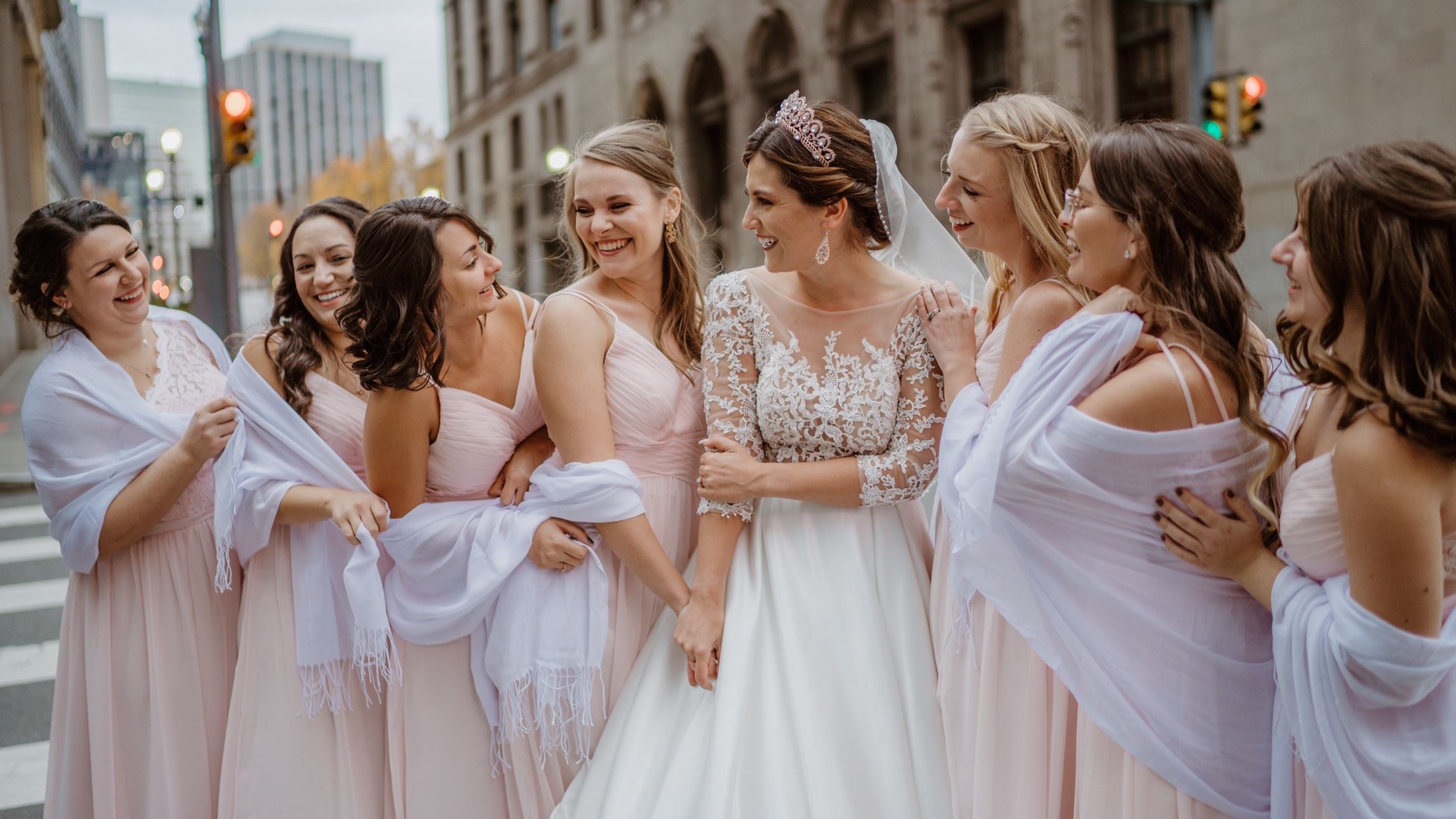 13 Things NOT to Do Right After You Get Engaged Desktop Image