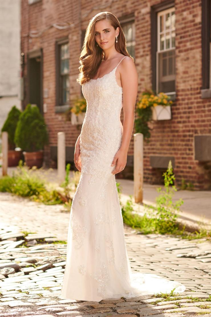 Gorgeous Lace and Tulle Sheath Gown