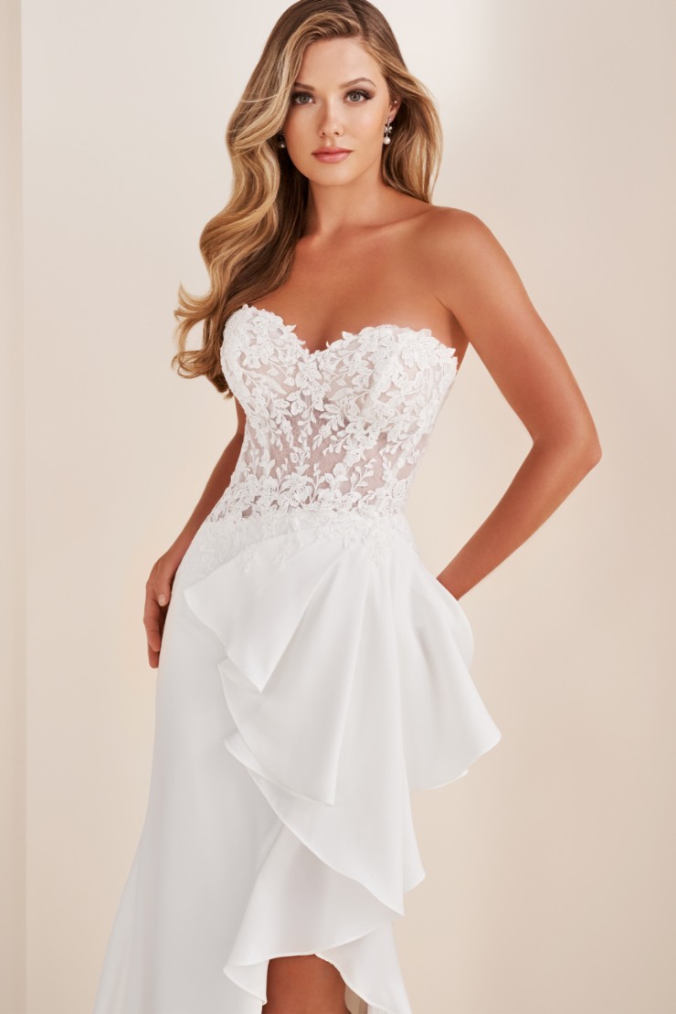 Chic, romantic, and effortlessly elegant—this gown is a modern bride’s dream Style No. E610 #3 Diamond White picture